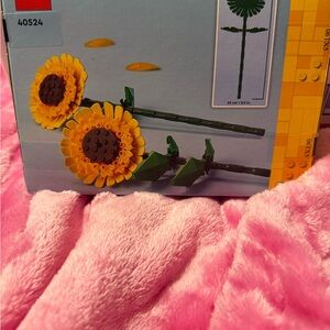 LEGO Sunflower Building Kit with Yellow and Green